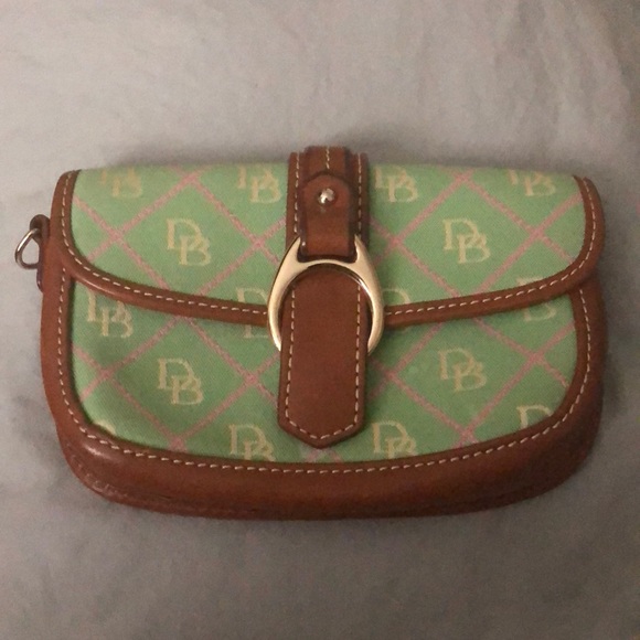Dooney & Bourke Handbags - DOONEY & BOURKE Wallet Wristlet